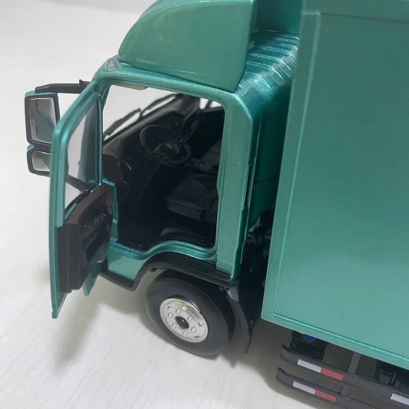 Turquoise 1:24 Scale Diecast Light Truck Model 5 Turquoise 1:24 Scale Diecast Light Truck Model - Image 5