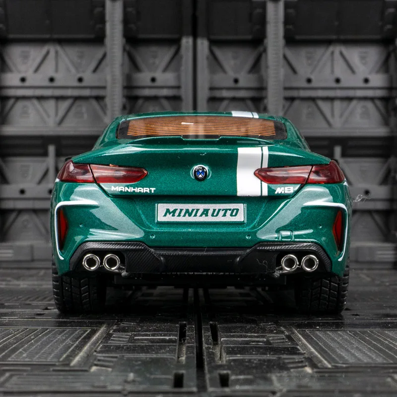 1:24 Scale Realistic Die-Cast Sports Car Model 6 1:24 Scale Realistic Die-Cast Sports Car Model - Image 6