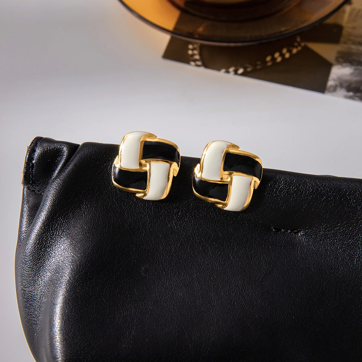 Vintage Stainless Steel Square Earrings JDE0107011 4 Vintage Stainless Steel Square Earrings JDE0107011 - Image 4