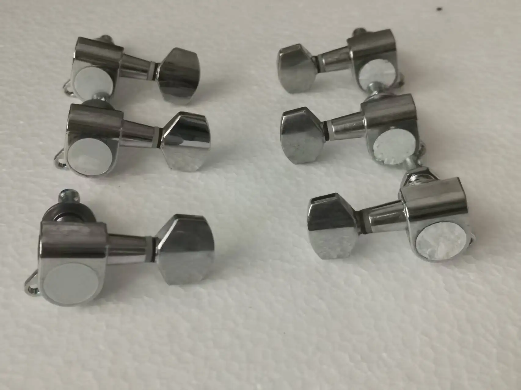 Chrome Electric Guitar Tuning Pegs Set (6pcs) 3 Chrome Electric Guitar Tuning Pegs Set (6pcs) - Image 3
