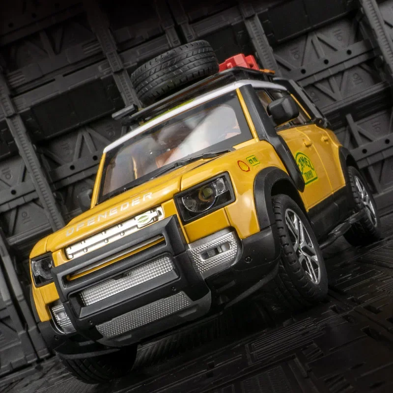 1:24 Green Land Rover Defender Toy Model 3 1:24 Green Land Rover Defender Toy Model - Image 3