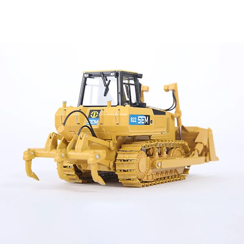 CAT SEM822 Bulldozer Model 1:35 Scale Collectible 2 CAT SEM822 Bulldozer Model 1:35 Scale Collectible - Image 2