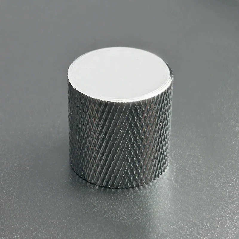 Chrome Metal Control Knobs for Bass Guitars 3 Chrome Metal Control Knobs for Bass Guitars - Image 3
