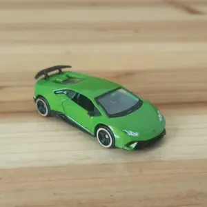 Vibrant Green Lamborghini Huracán Model
