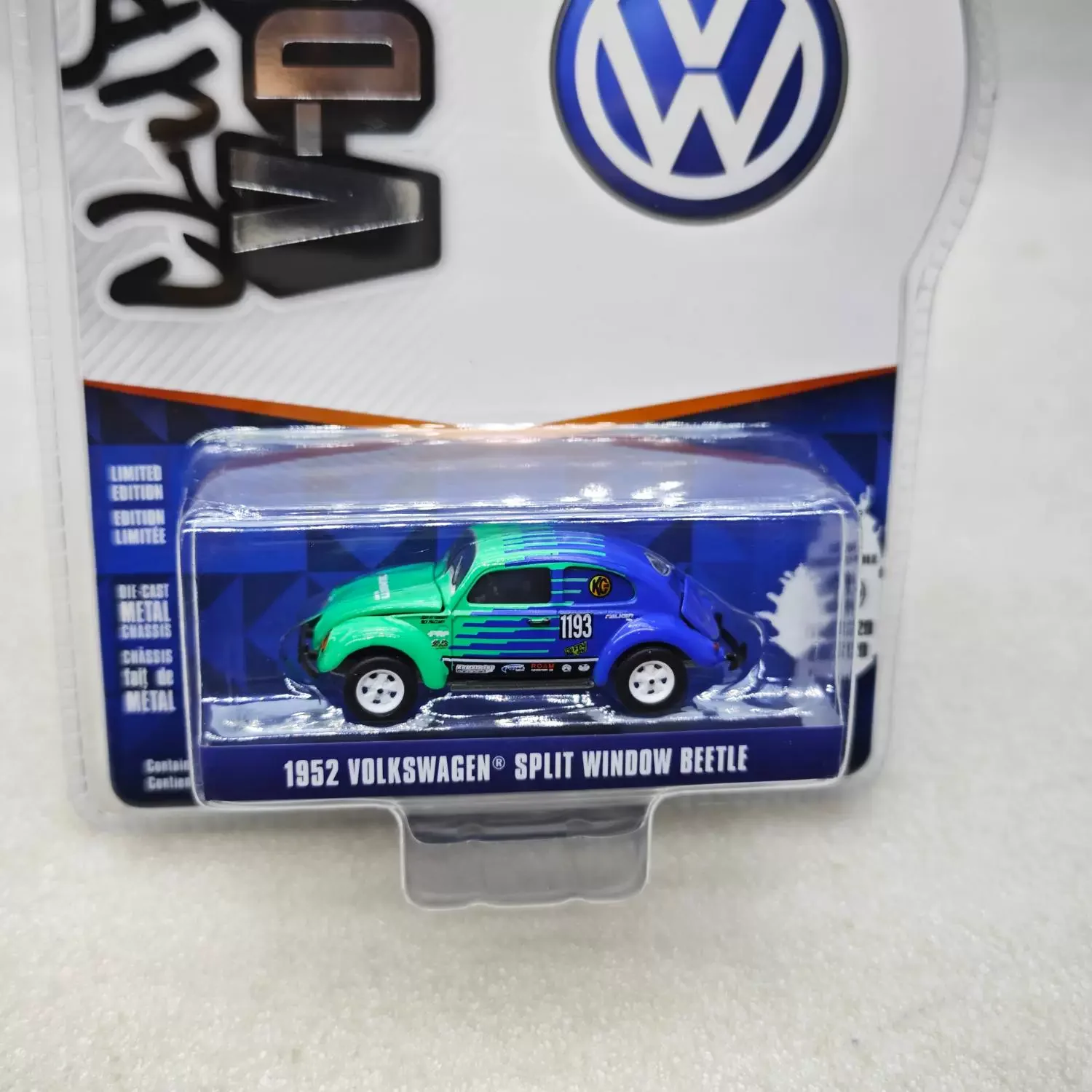 1952 Volkswagen Split Window Beetle Diecast Model 2 1952 Volkswagen Split Window Beetle Diecast Model - Image 2