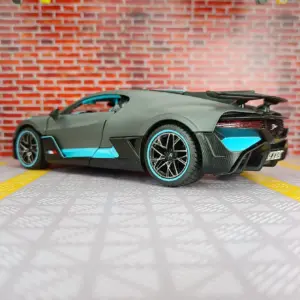 Bugatti Divo 1:24 Scale Diecast Model 9 S8fd1ced0572d4f2eae7d2fb07a1039872
