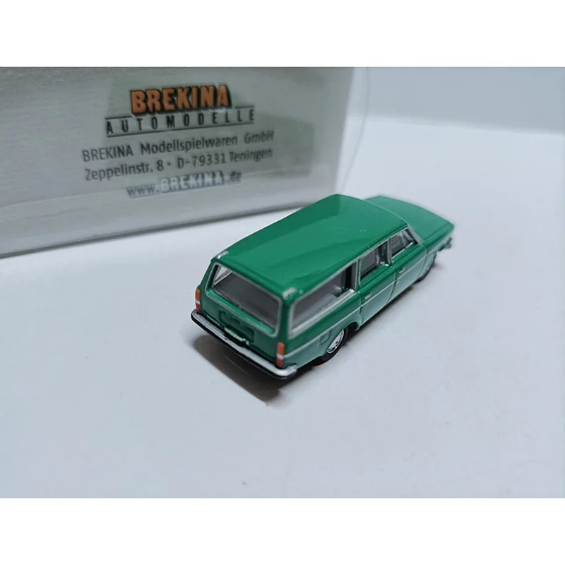 145 Kombi Wagon Miniature Model 1:87 Scale 4 145 Kombi Wagon Miniature Model 1:87 Scale - Image 4