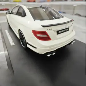White 1/18 Scale Mercedes-Benz C63 AMG Resin Model 13 S8fec259f7ad745f89d30ca91729c58e71