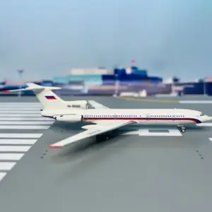 Tupolev Tu-154B-2 Aircraft Model 1/400 Scale 8 S901b89bdb48f462a863446d15b419022H