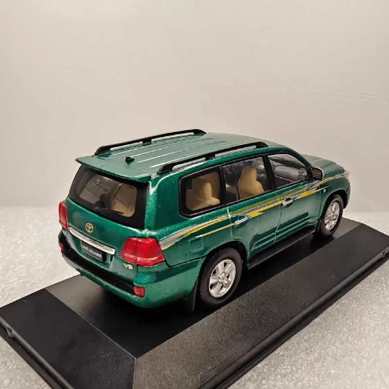 Diecast Land Cruiser 200 Police Model 1/43 4 Diecast Land Cruiser 200 Police Model 1/43 - Image 4