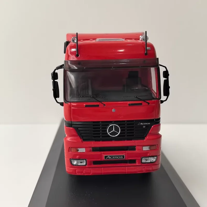 Benz Actros 1995 1:43 Die-Cast Model 2 Benz Actros 1995 1:43 Die-Cast Model - Image 2