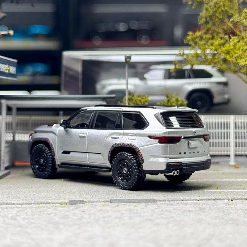 Toyota Sequoia 1:64 Diecast Model in Three Colors 5 Toyota Sequoia 1:64 Diecast Model in Three Colors - Image 5
