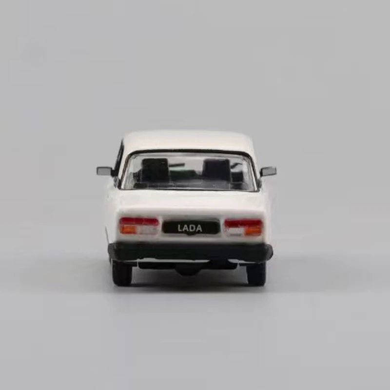 Vintage LADA 2105 Sedan Diecast Model in 1:64 Scale 4 Vintage LADA 2105 Sedan Diecast Model in 1:64 Scale - Image 4