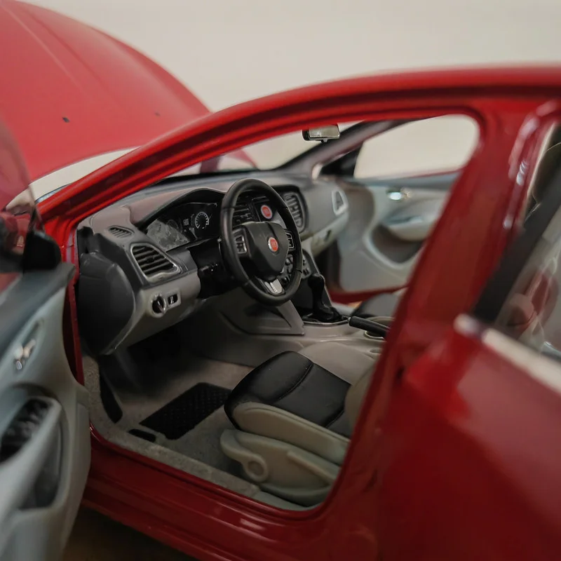 Vibrant Red Fiat Ottimo 1:18 Diecast Model 2 Vibrant Red Fiat Ottimo 1:18 Diecast Model - Image 2