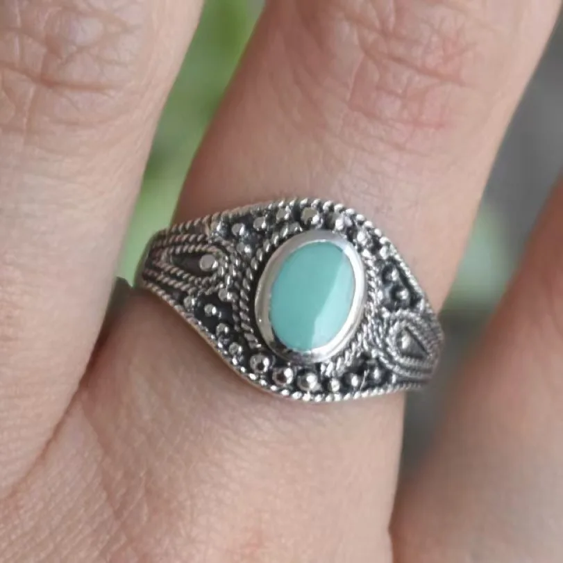 Vintage Silver Cocktail Ring with Turquoise Bezel 5 Vintage Silver Cocktail Ring with Turquoise Bezel - Image 5