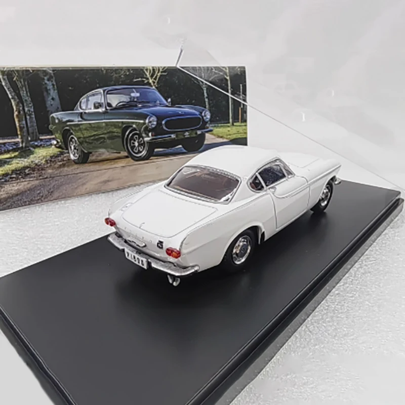 1/43 Scale P1800 Diecast Model Car 4 1/43 Scale P1800 Diecast Model Car - Image 4