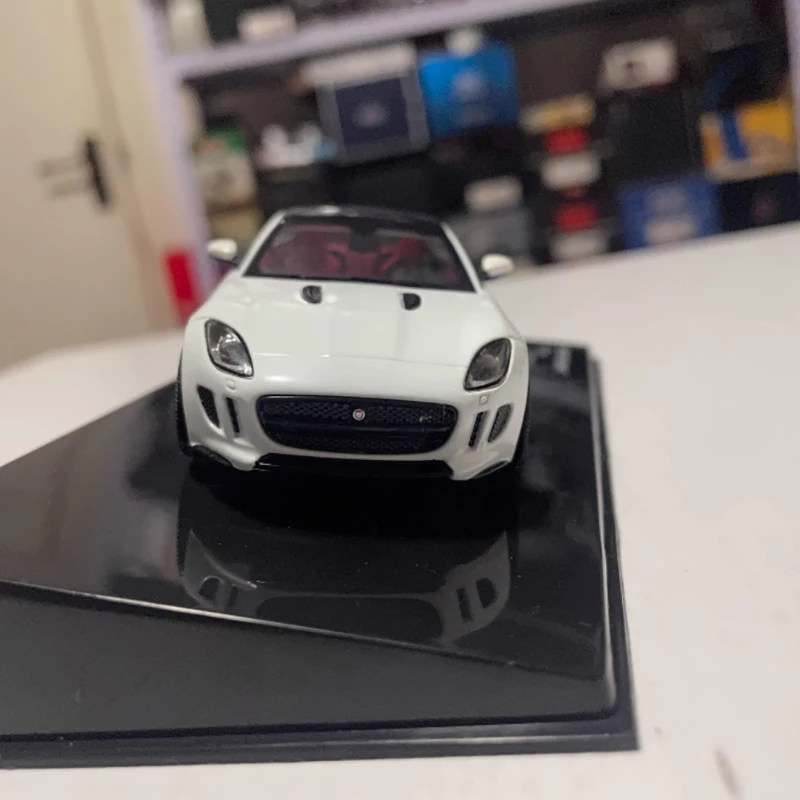 Jaguar F-TYPE Coupe R 1:43 Diecast Model 5 Jaguar F-TYPE Coupe R 1:43 Diecast Model - Image 5