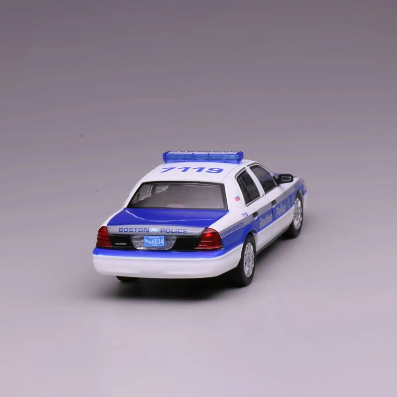 1:64 Scale Diecast E350 Chicago/CV Vehicle Model 6 1:64 Scale Diecast E350 Chicago/CV Vehicle Model - Image 6