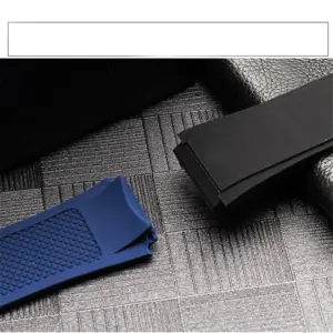 Guess W0218G1 Silicone Watch Strap for Men 11 S927208f6f7ab49bd8b6ea75284edcbb7g