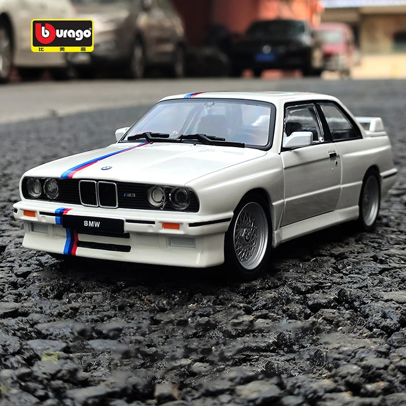 BMW M3 E30 1:24 Scale Replica Model in Red or White 3 BMW M3 E30 1:24 Scale Replica Model in Red or White - Image 3