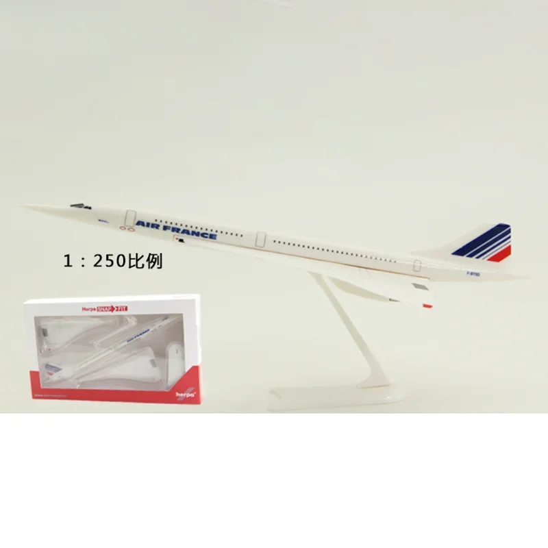Concorde 25cm Scale Collector's Model Aircraft 5 Concorde 25cm Scale Collector's Model Aircraft - Image 5