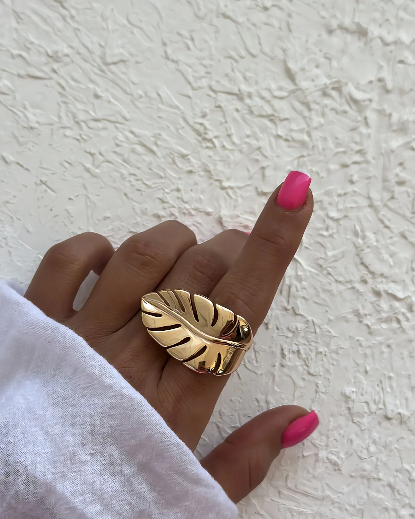Elegant Gold Stainless Steel Leaf Ring 2 Elegant Gold Stainless Steel Leaf Ring - Image 2
