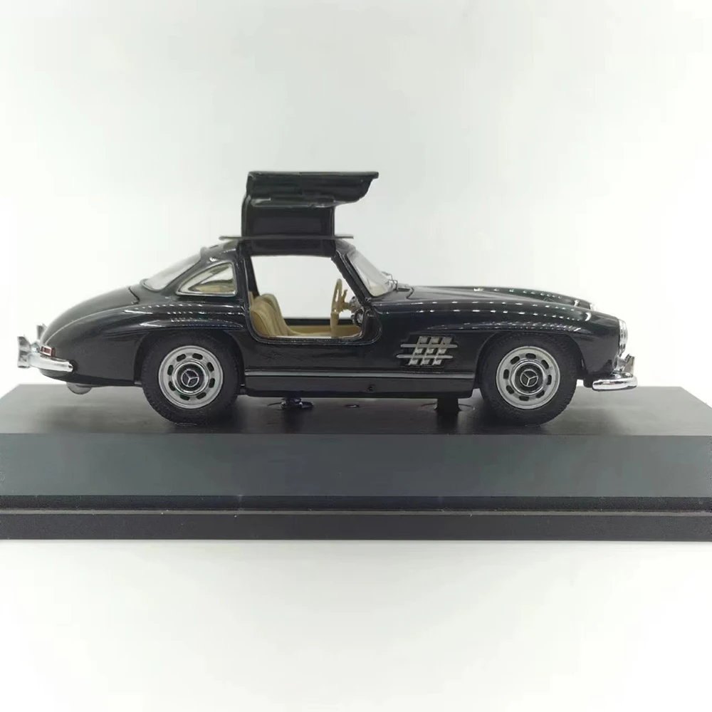 Die-Cast Benz 300 SL Model, 1:43 Scale 3 Die-Cast Benz 300 SL Model, 1:43 Scale - Image 3