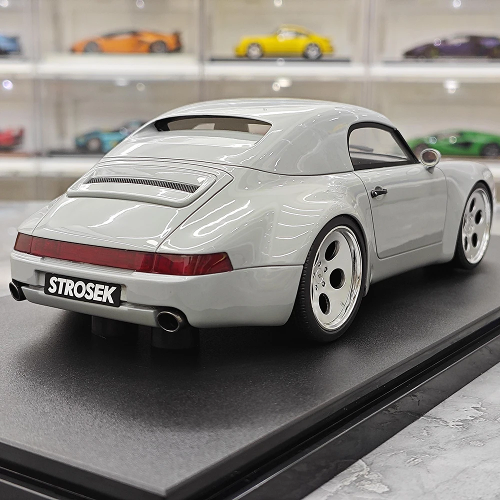 1:18 Porsche 911 STROSEK MEGA 30 Jahre Collectible Model 4 1:18 Porsche 911 STROSEK MEGA 30 Jahre Collectible Model - Image 4