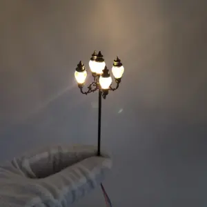 Vintage European-Style HO Street Lamps Set 19 S934d1b8becce49a4a2e88439992bac55l