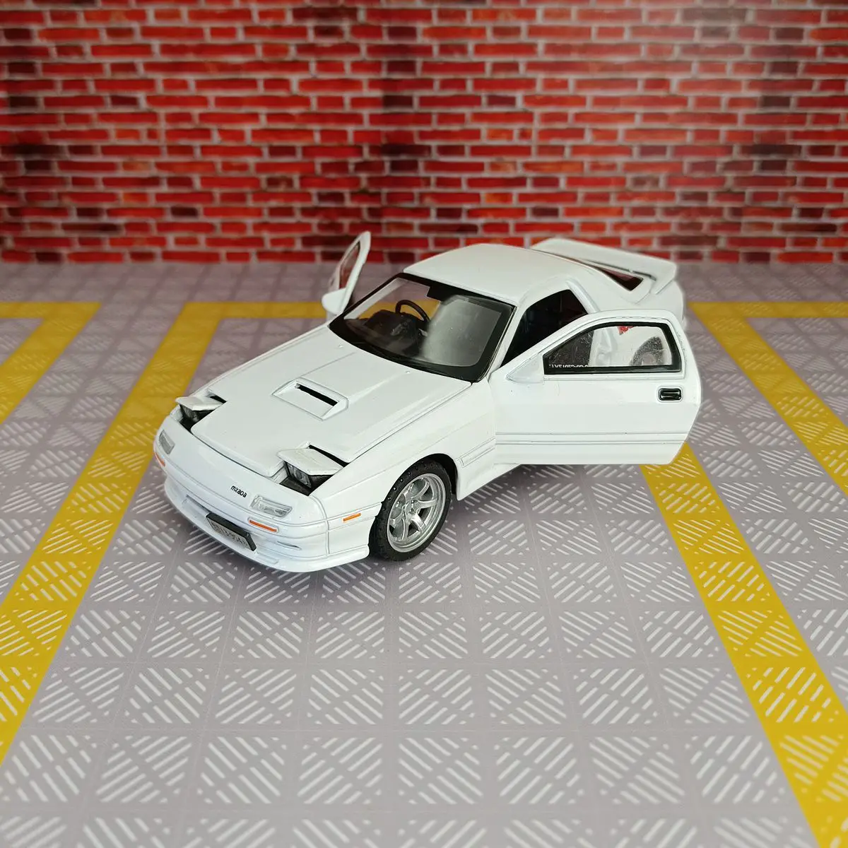 Vibrant Yellow Mazda RX-7 1:32 Diecast Model 10 Vibrant Yellow Mazda RX-7 1:32 Diecast Model - Image 10