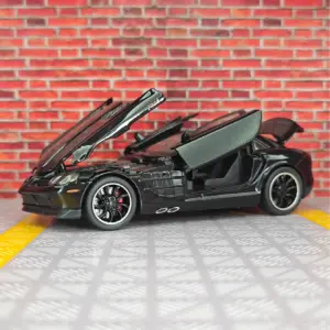 1:32 Silver Diecast Car Model with Lights 11 S93fe966d346e456586a90518ece23c54v