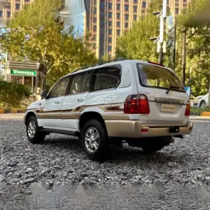 Land Cruiser 4700 LC100 Diecast Model 1:18 Scale 9 S94aabfbb0cbd42da99cdc7e9bf7a2267T 1