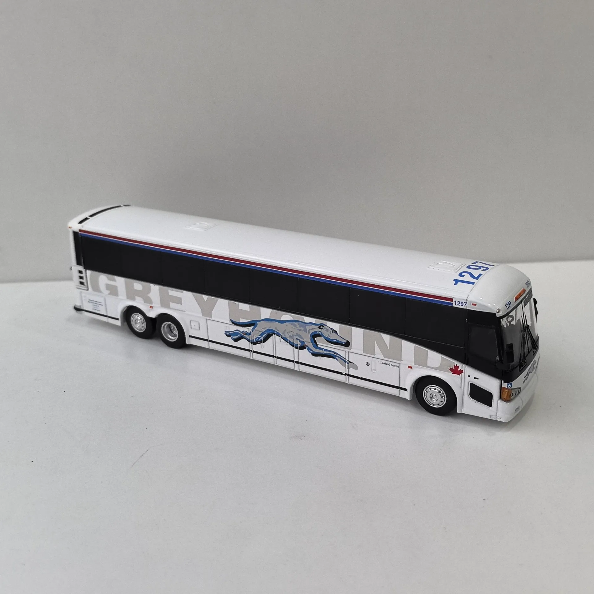 1:87 Scale Diecast Bus Model for Collectors 4 1:87 Scale Diecast Bus Model for Collectors - Image 4