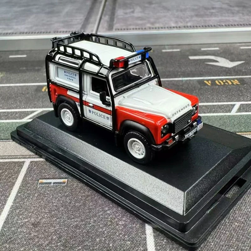 Land Rover Defender 90 Diecast Miniature Model 2 Land Rover Defender 90 Diecast Miniature Model - Image 2