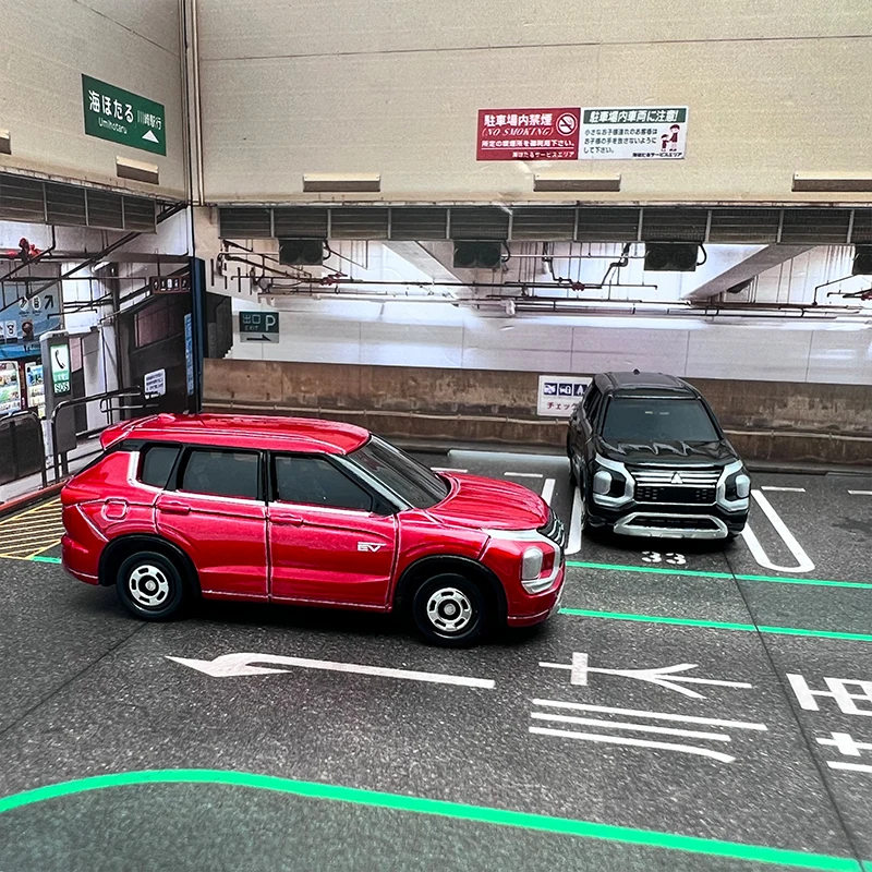 Mitsubishi Outlander 1:64 Diecast Model Car 4 Mitsubishi Outlander 1:64 Diecast Model Car - Image 4