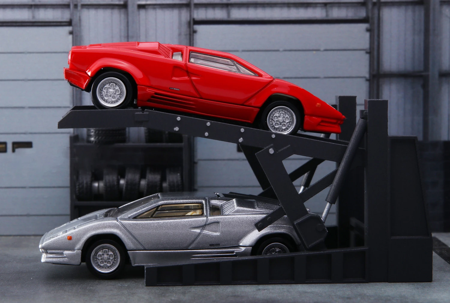 Lamborghini Countach 25th Anniversary Diecast Model 2 Lamborghini Countach 25th Anniversary Diecast Model - Image 2