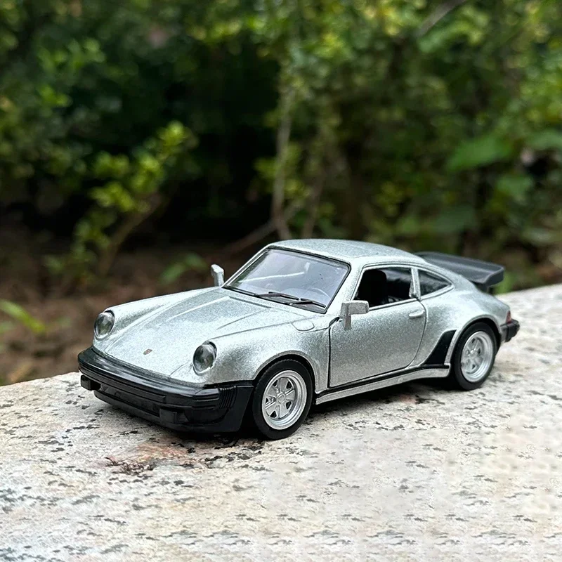 1:36 Scale Classic Sports Car Diecast Model 6 1:36 Scale Classic Sports Car Diecast Model - Image 6