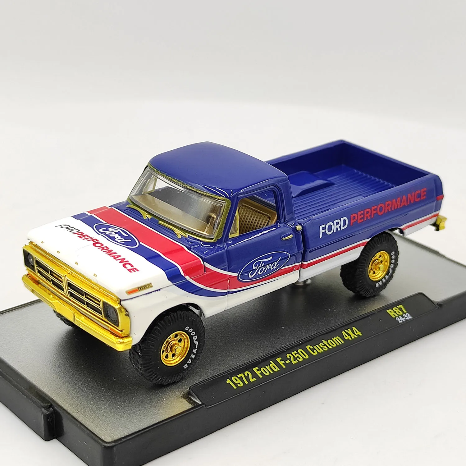 1972 Ford F-250 Custom 1:64 Diecast Model 2 1972 Ford F-250 Custom 1:64 Diecast Model - Image 2