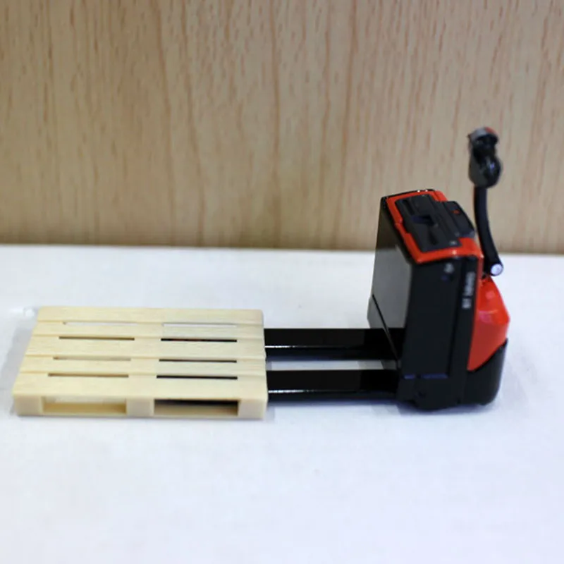1/24 Alloy Forklift Model for Collectors 4 1/24 Alloy Forklift Model for Collectors - Image 4