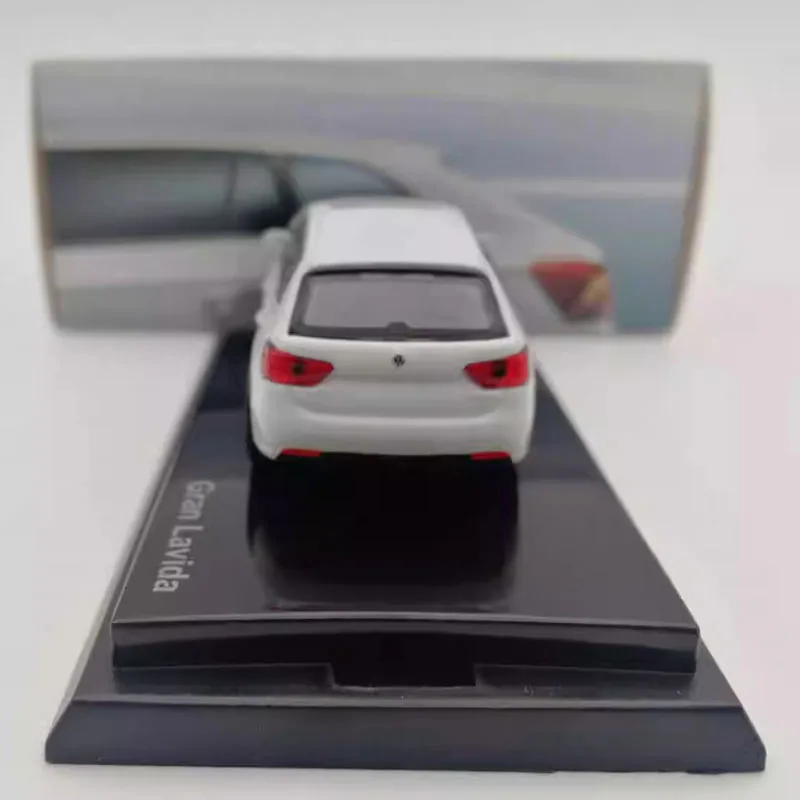Gran Lavida 30th Anniversary Miniature Model 5 Gran Lavida 30th Anniversary Miniature Model - Image 5