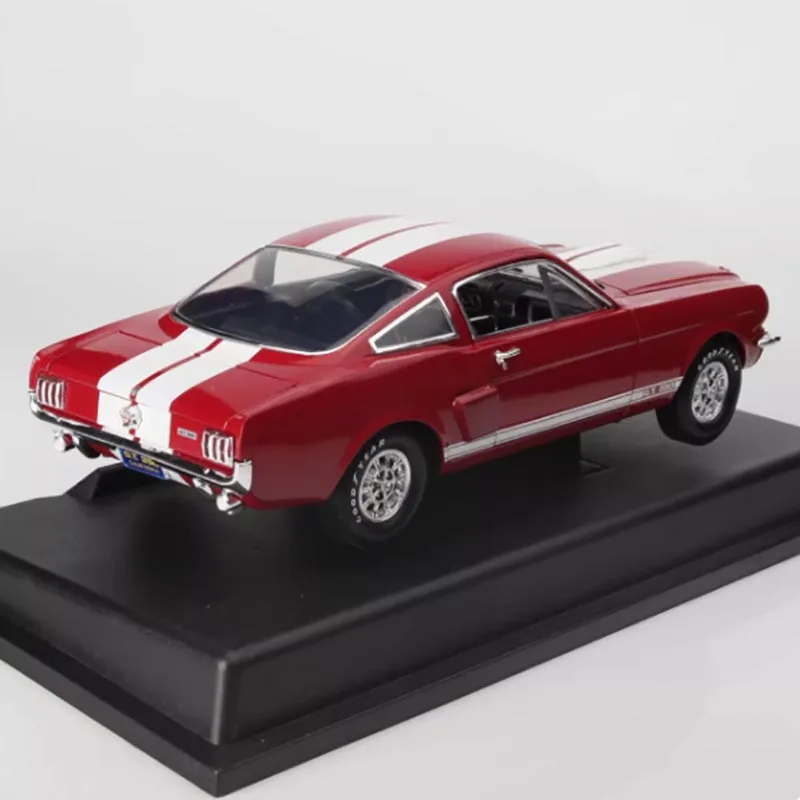 1966 Shelby GT350 1/18 Scale Model Car 4 1966 Shelby GT350 1/18 Scale Model Car - Image 4