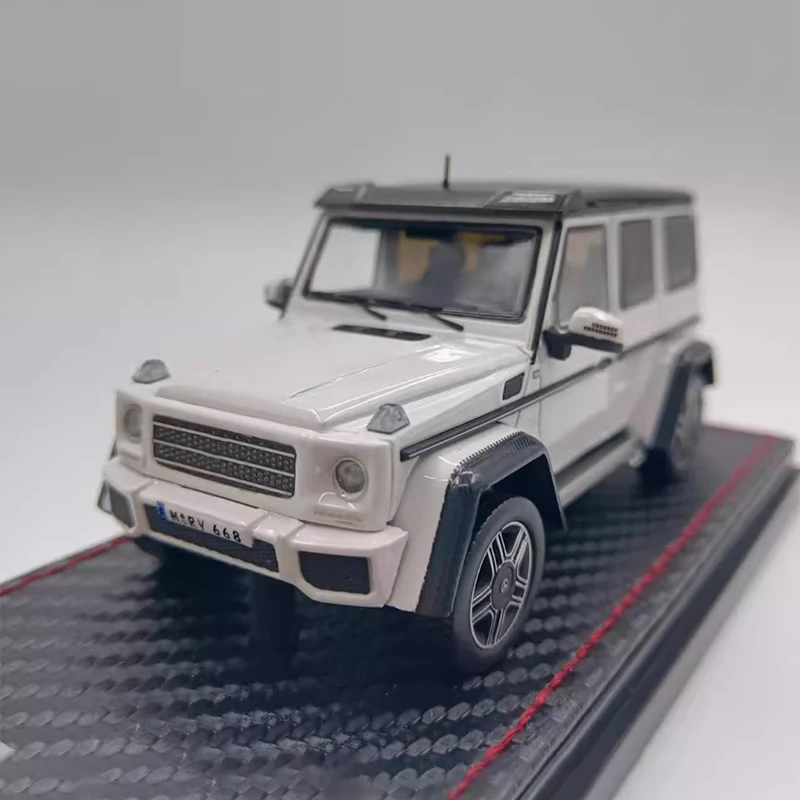 Diecast Alloy Model Car 1:43 Scale with 5 Colors 5 Diecast Alloy Model Car 1:43 Scale with 5 Colors - Image 5