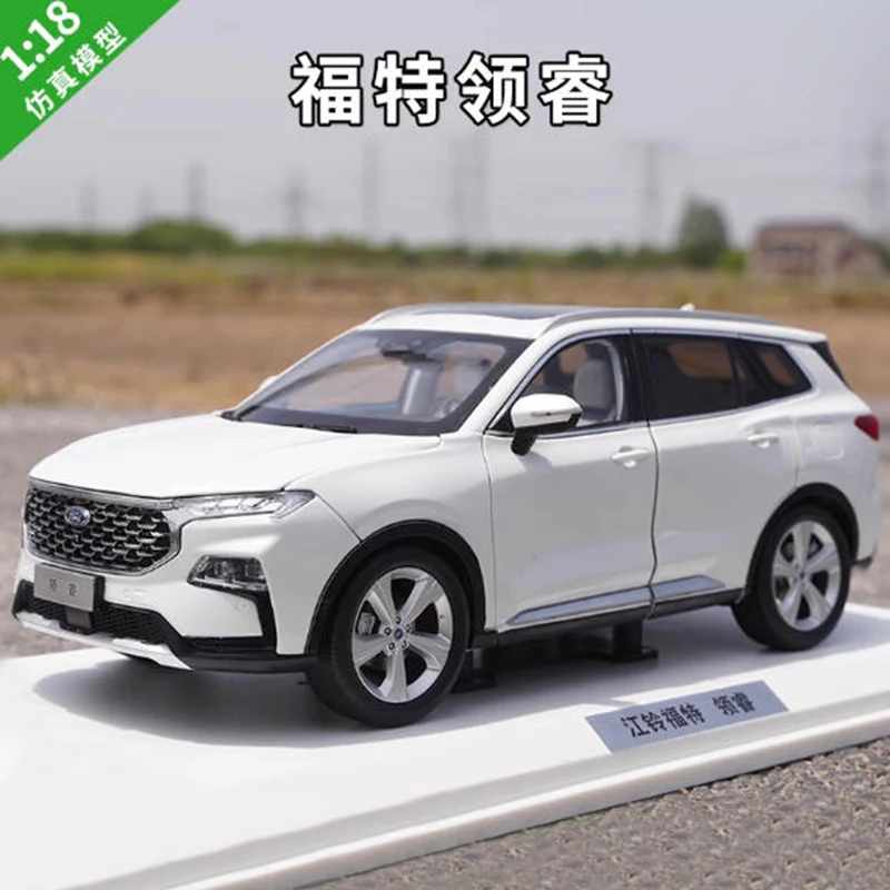 Ford Equator 1/18 Scale Diecast SUV Model in Blue or White 7 Ford Equator 1/18 Scale Diecast SUV Model in Blue or White - Image 7