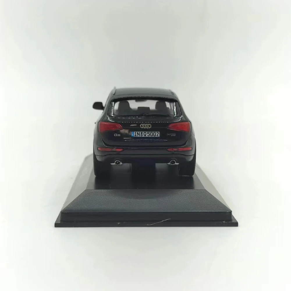 Black Audi Q5 1:43 Scale Die-Cast Model 5 Black Audi Q5 1:43 Scale Die-Cast Model - Image 5