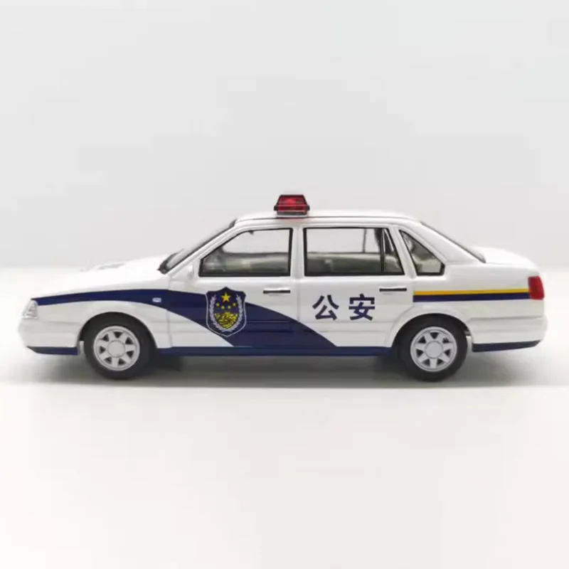 1:43 Scale Police Car Model Santana 2000 3 1:43 Scale Police Car Model Santana 2000 - Image 3