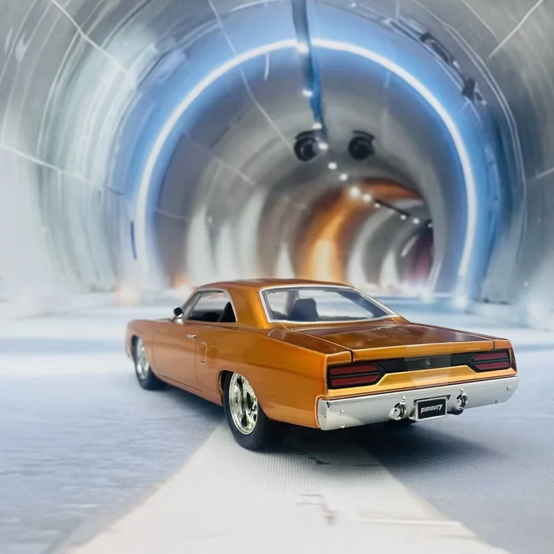 1:24 Plymouth Road Runner Alloy Model 2 1:24 Plymouth Road Runner Alloy Model - Image 2