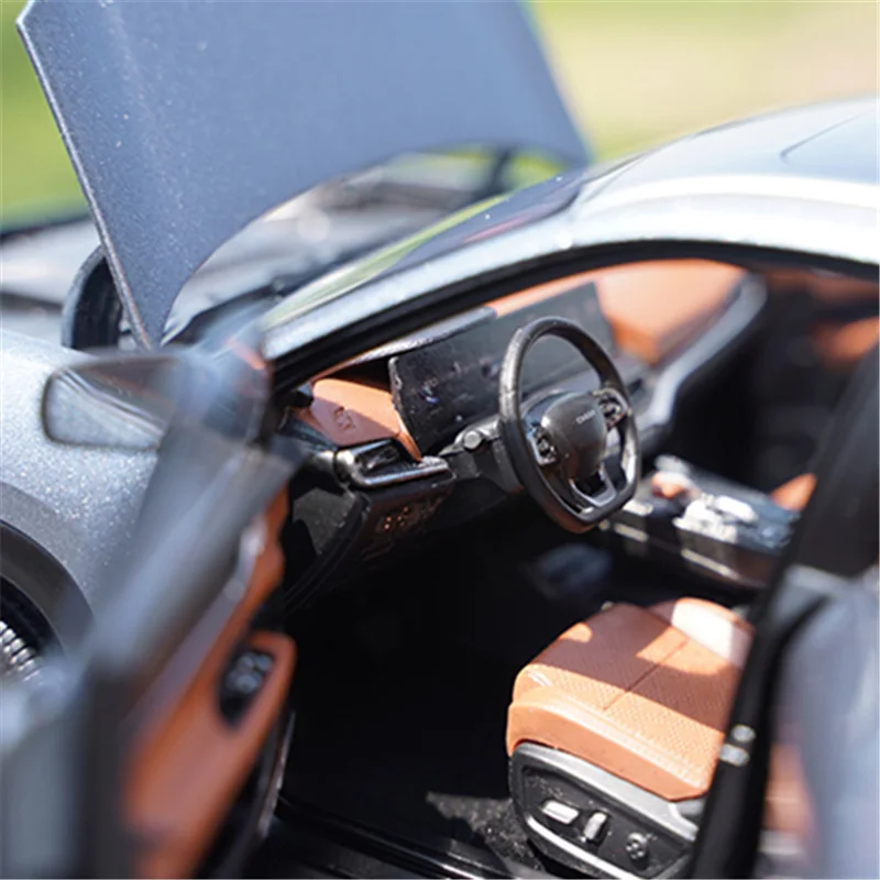 Chery EQ7 EV SUV 1:18 Diecast Model 5 Chery EQ7 EV SUV 1:18 Diecast Model - Image 5