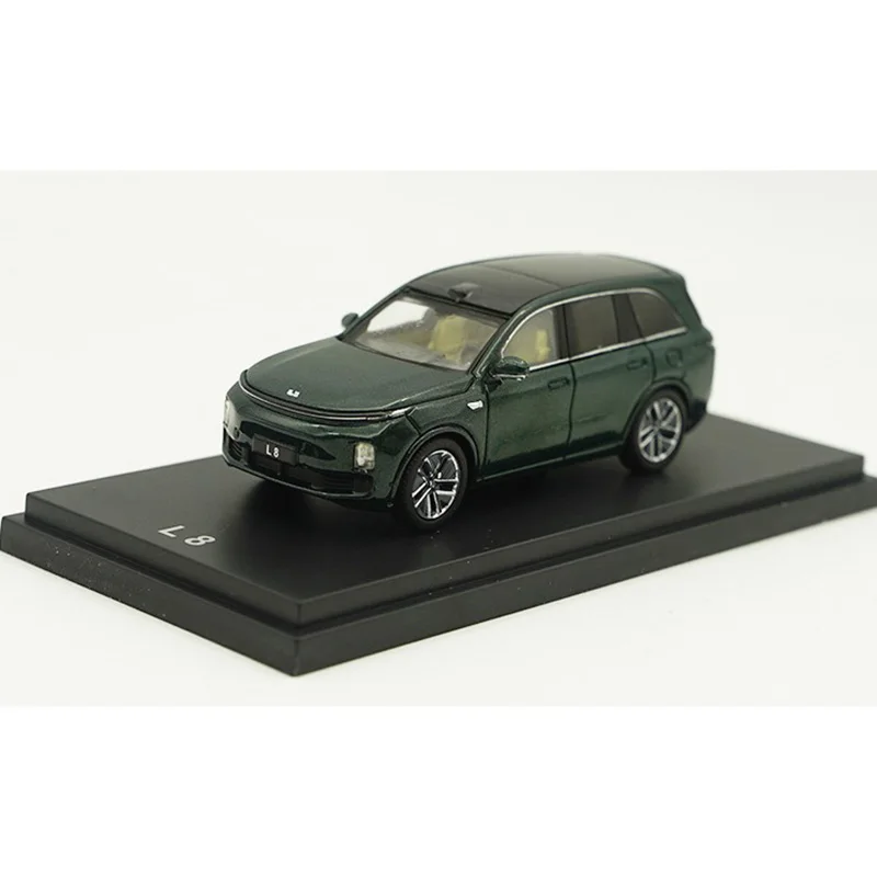 1:64 Scale Diecast SUV Model with Realistic Details 5 1:64 Scale Diecast SUV Model with Realistic Details - Image 5