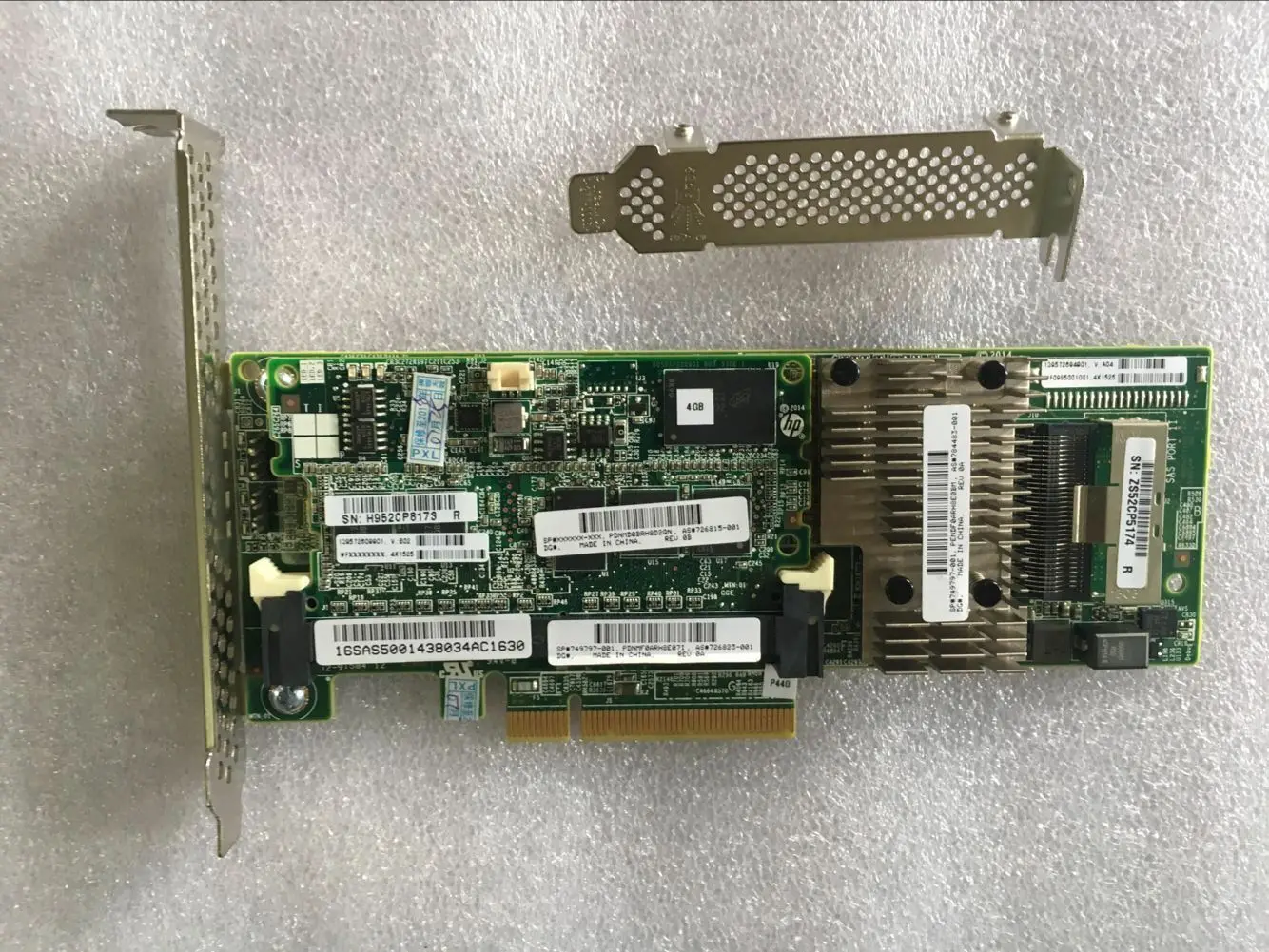 Controller P440 SAS Card for Servers 3 Controller P440 SAS Card for Servers - Image 3