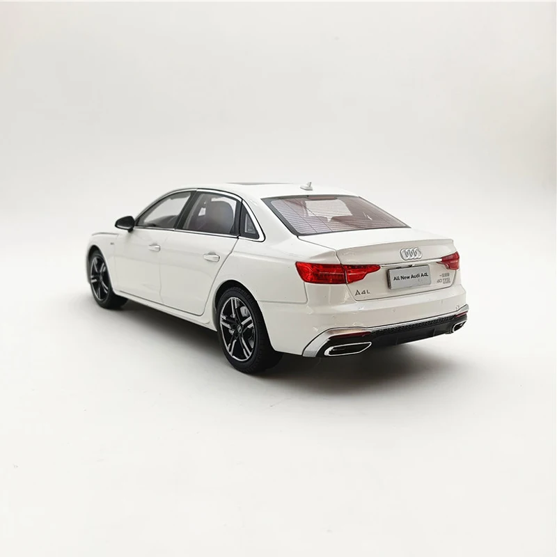 Audi A4L 1:18 Diecast Model Car 4 Audi A4L 1:18 Diecast Model Car - Image 4